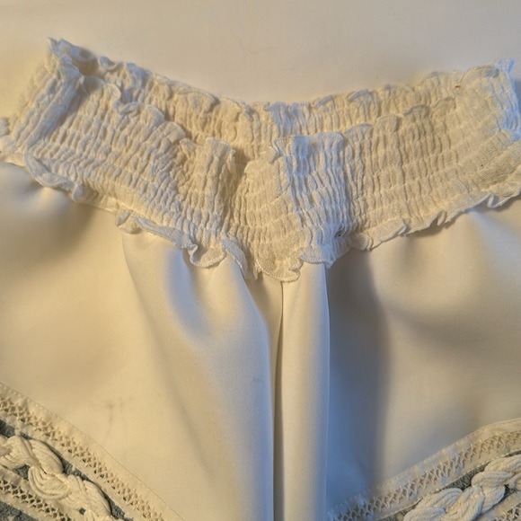 Chio shorts size small - Picture 3 of 7